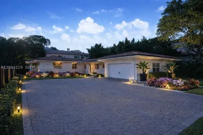 52 Camden Dr 1
