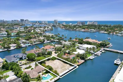 2552 Mercedes Drive 1
