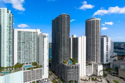 488 NE 18th Street #905 1