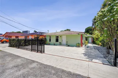 3170 SW 26th St 1