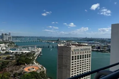325 S Biscayne Blvd #4320 1