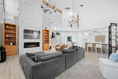 2518 La Lique Circle 1