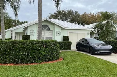 3412 sw coco palm drive