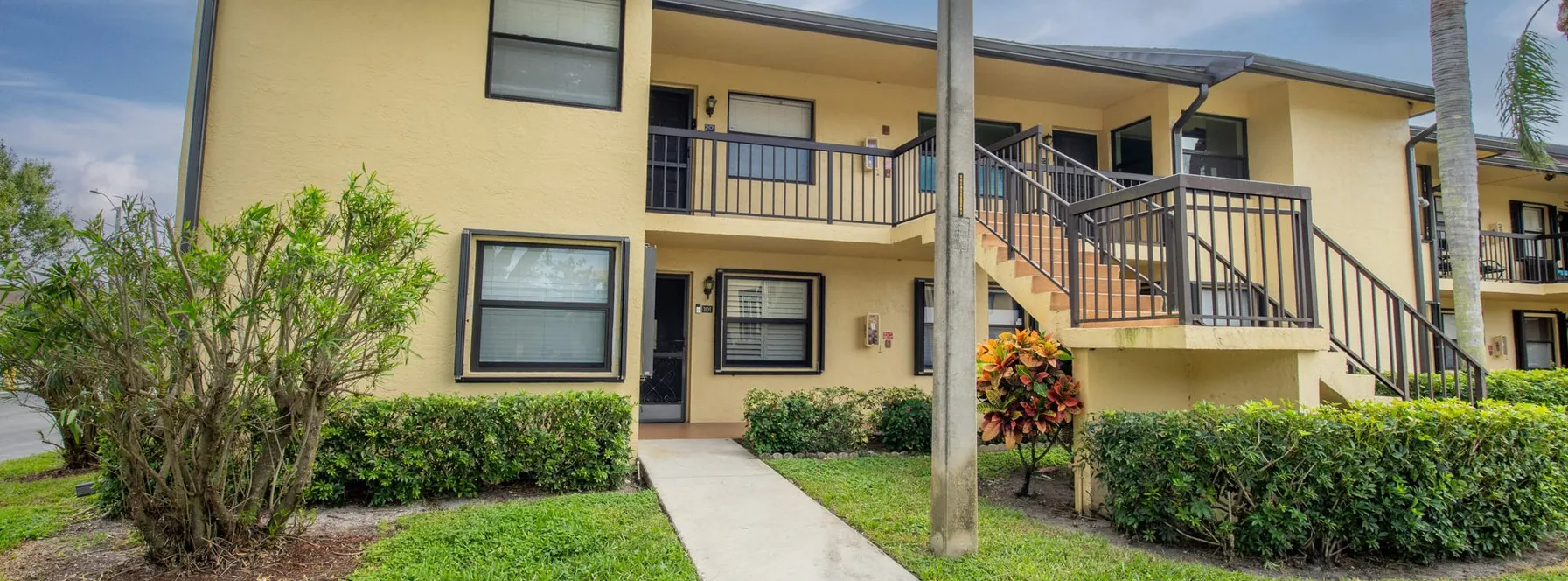 Just Listed | 4711 Lucerne Lakes Boulevard E #201