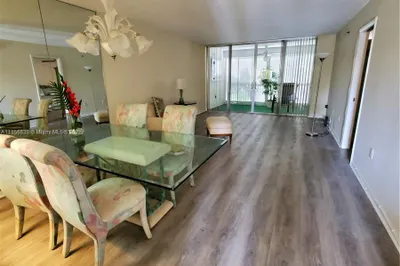 3910 Inverrary Blvd #307-B 1