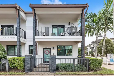 8398 NW 51st Ter #8398 1