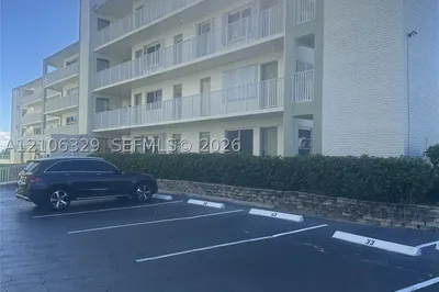 3600 N Ocean Dr #423 1