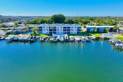 312 Northlake Drive #104