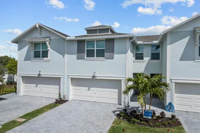 5622 SE Edgewater Circle 1