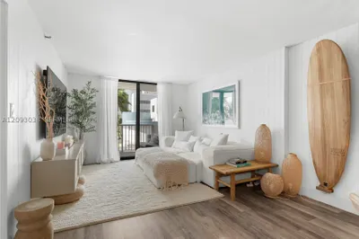 4301 Collins Ave #207 1