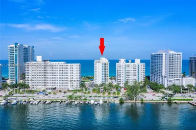 5001 Collins Ave #4E 1