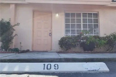 500 NE 3rd Street #109 1