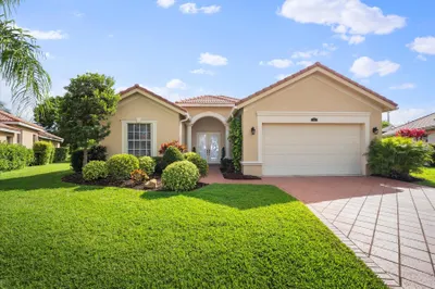 409 SW Crabapple Cove 1