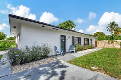 344 SE 4th Avenue 1