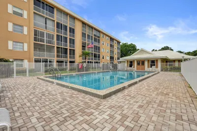 304 Golfview Road #304 1
