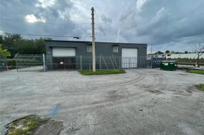 7220 NW 1st Ct 1