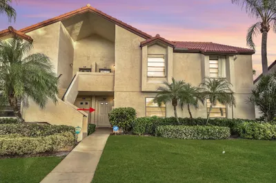 5823 Parkwalk Drive 1