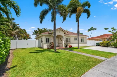 716 SE 12th Ter 1