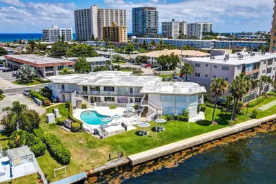 999 N Riverside Drive #11 1