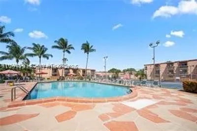 7105 Miami Lakes Dr #N16 1