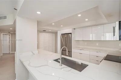 520 Brickell Key Dr #A1010 1