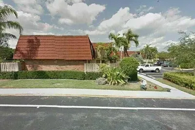 Corner Unit Close to Pool