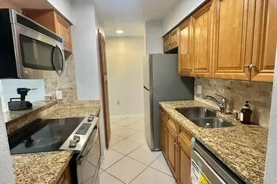 2305 N Congress Avenue #11 1