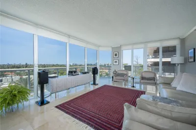 8925 E Collins Ave #6E 1