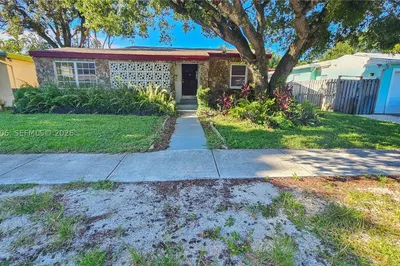 214 SW 2nd Pl 1