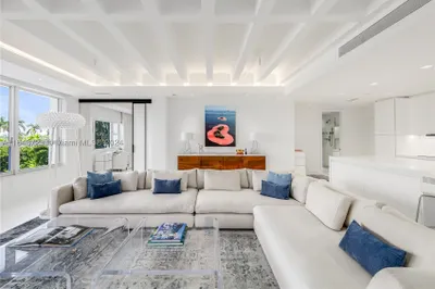 4925 Collins Ave #3G 1