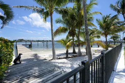 3208 N Flagler Drive 1