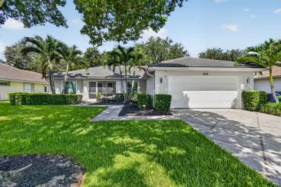 252 Coconut Point 1