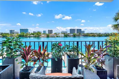 10101 E Bay Harbor Dr #208 1