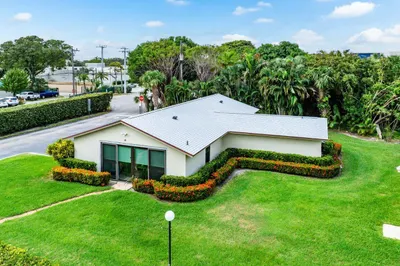 555 Banyan Tree Lane #11 1