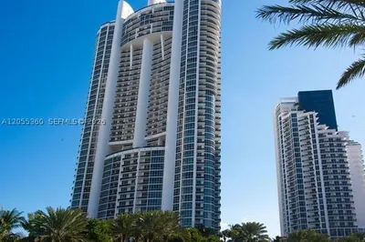 18101 Collins Ave #1605 1