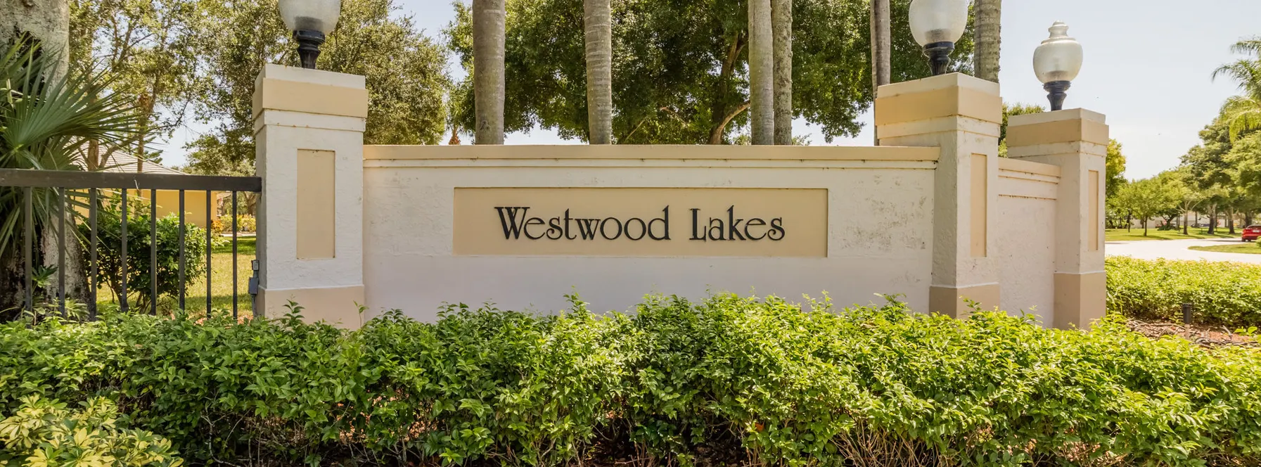 Just Sold in Westwood Lakes!