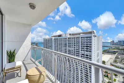 1750 N Bayshore Dr #3708 1