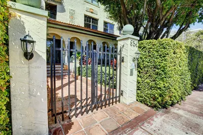 934 Michigan Ave #305 1