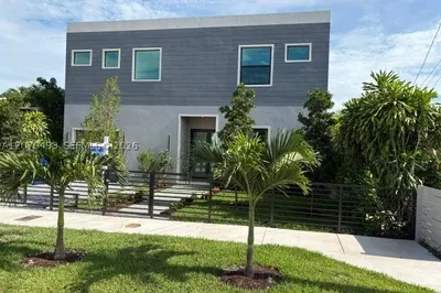 2239 SW 14th St 1