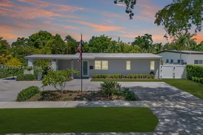 1945 S Hibiscus Dr 1