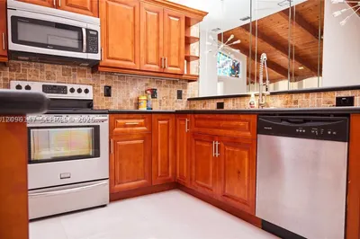 347 Leslie Dr 1