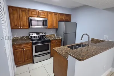 1241 SW 46th Ave #1006 1