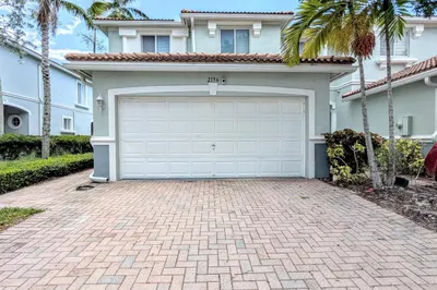 2196 Oakmont Drive 1