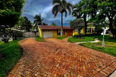 10025 SW 111 St 0 1