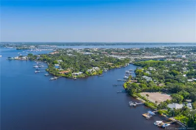 518a SW North River Point Drive 1