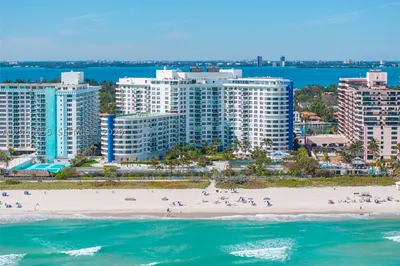 5151 Collins Ave #1420 1