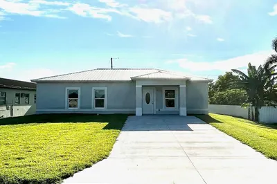 933 NW 1st Street 1