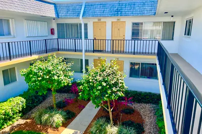 3322 Cynthia Lane #208 1