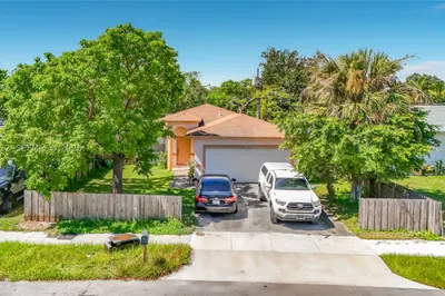 113 NW 28th Ter 1