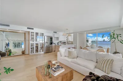 1402 Brickell Bay Dr #602 1